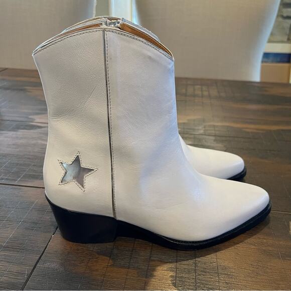 Thursday Boot Co. Everyday Country Star White Star Booties Size 6 EUC - Picture 1 of 7